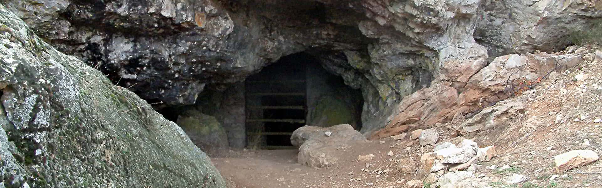 Cyclops Polyphemus cave